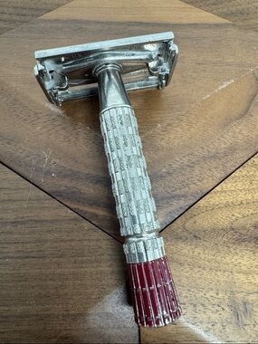Vintage Gillette Super Speed Double Edge Safety Razor TTO Red Tip USA 1959 E1